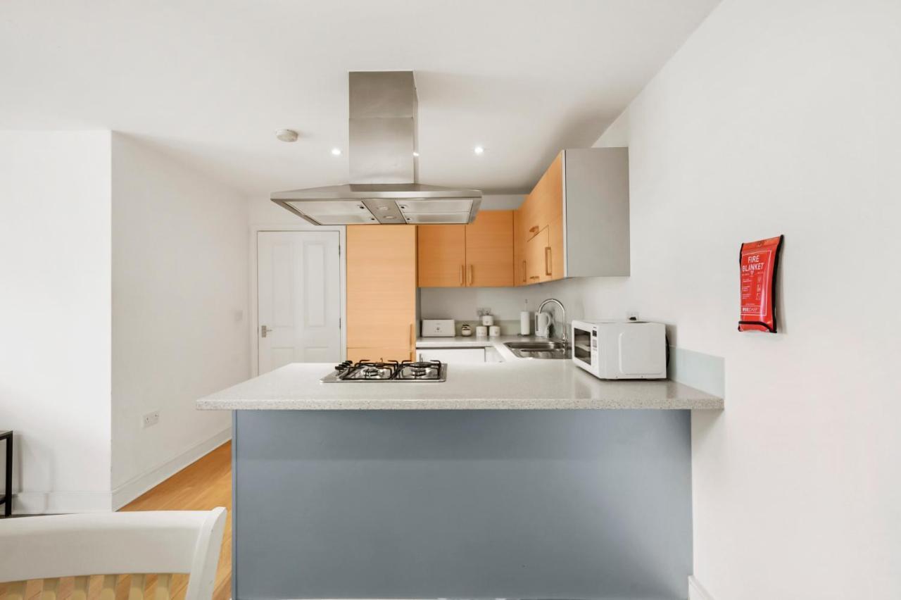 Luxnightzz - Two Bed - Close To North Station And Hospital Колчестър Екстериор снимка