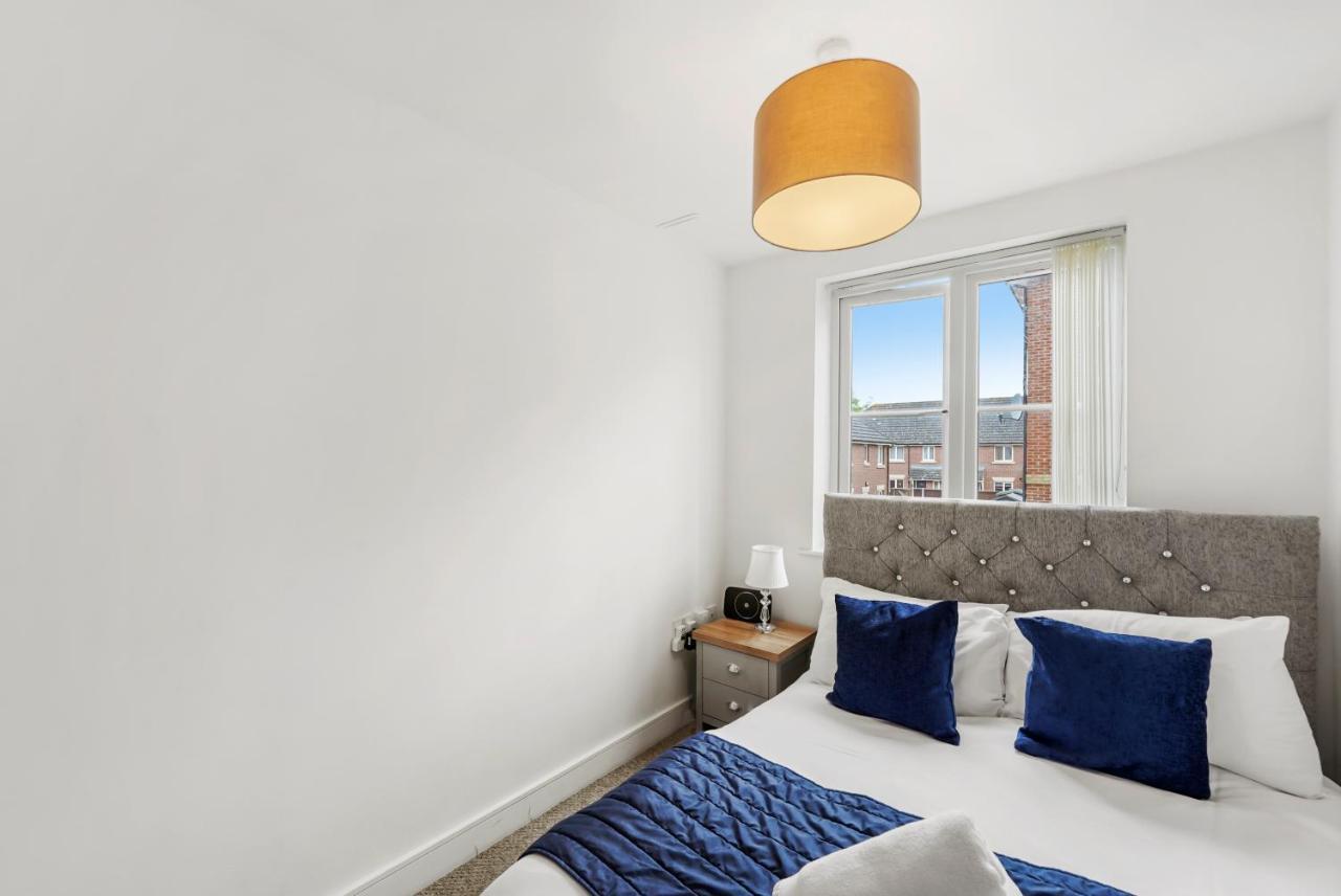 Luxnightzz - Two Bed - Close To North Station And Hospital Колчестър Екстериор снимка